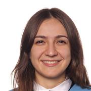 Profesora imparte clases a niños/as de todas las edades